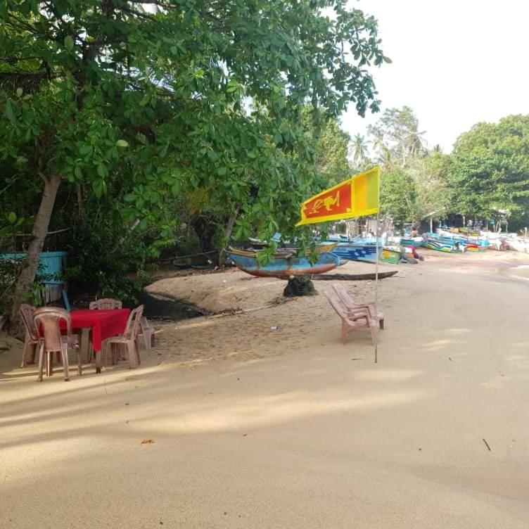 Moon River Surf Beach Cabana Tangalle Exterior photo